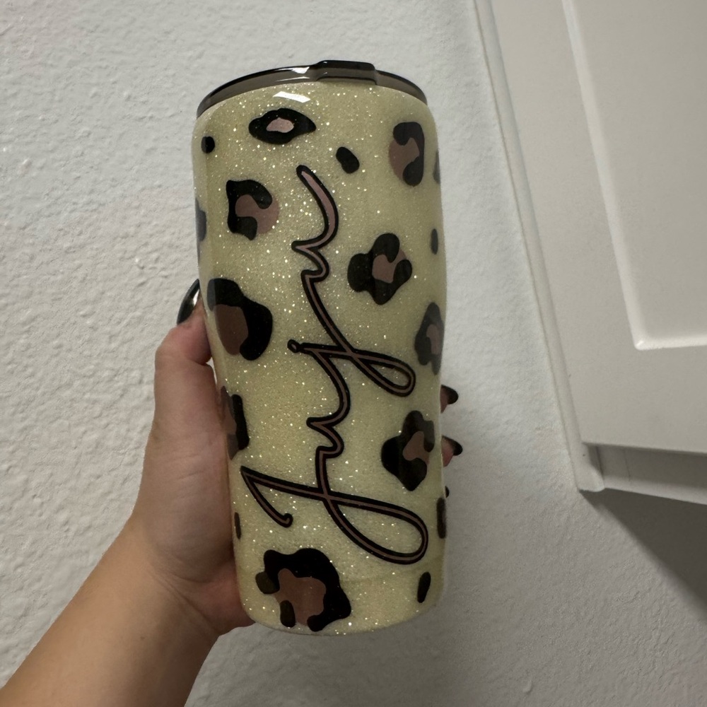Custom made tumbler leopard “juju”